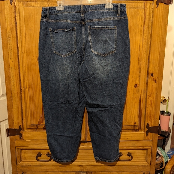 Distressed Jeans - Picture 2 of 4